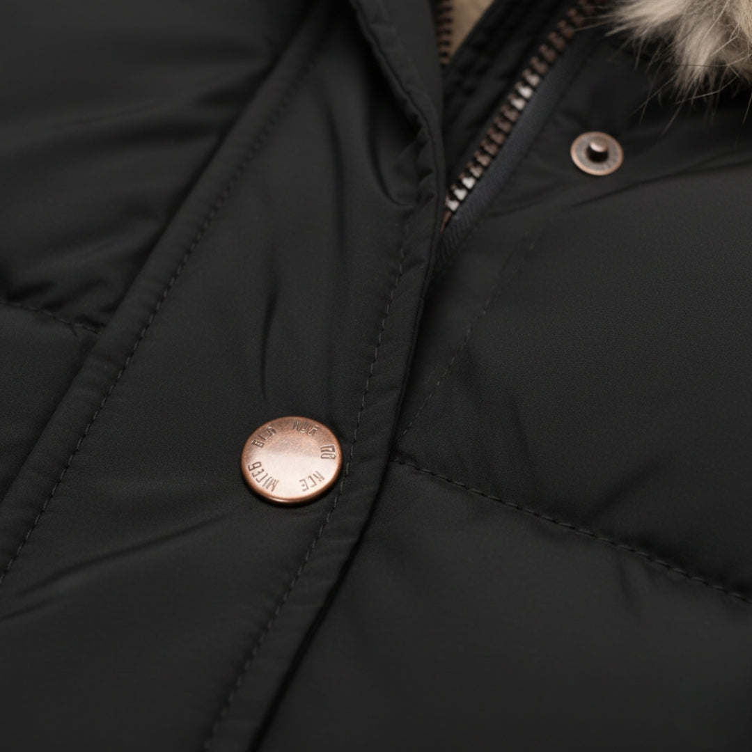 Damenjacke mit Kapuze und Wattierung