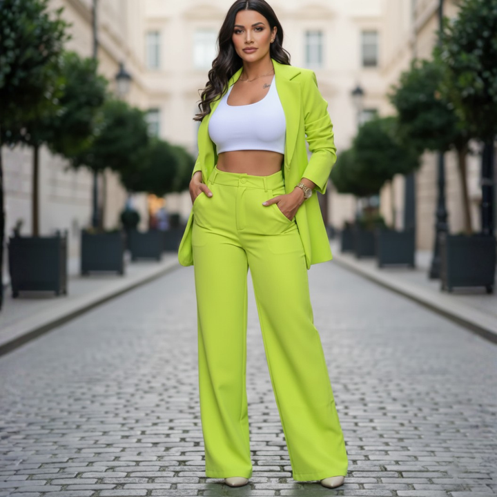 Tailleur Completo Donna Pantaloni e Blazer in Materiale di Qualità