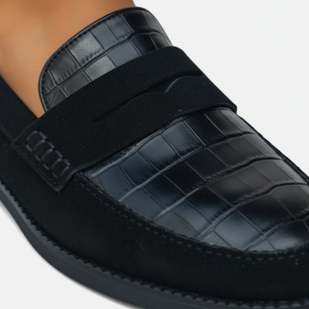 Mocassini Donna in Pelle Scamosciata Nera con Dettagli Crocodile
