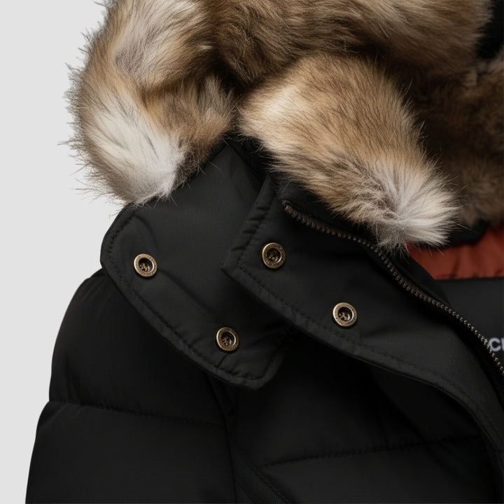 Damenjacke mit Kapuze und Wattierung