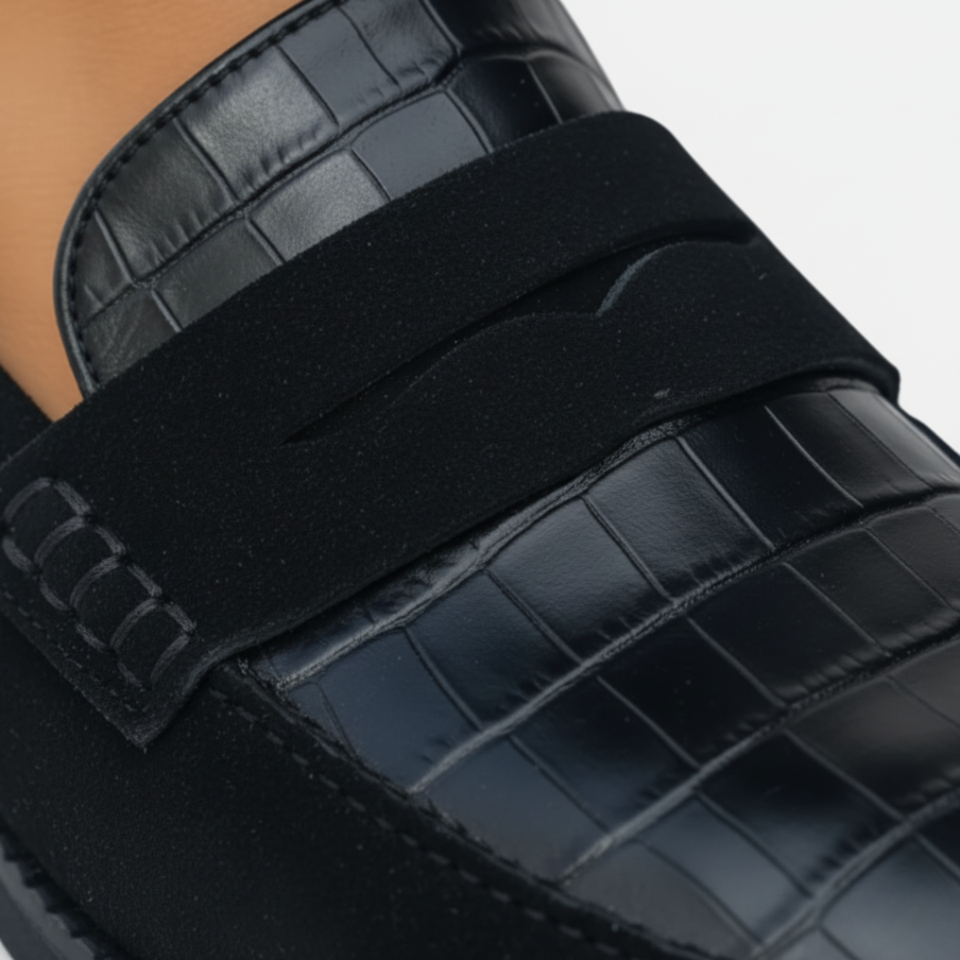 Mocassini Donna in Pelle Scamosciata Nera con Dettagli Crocodile