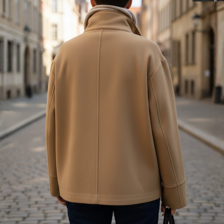 Damenmantel mit Stehkragen und Knöpfen