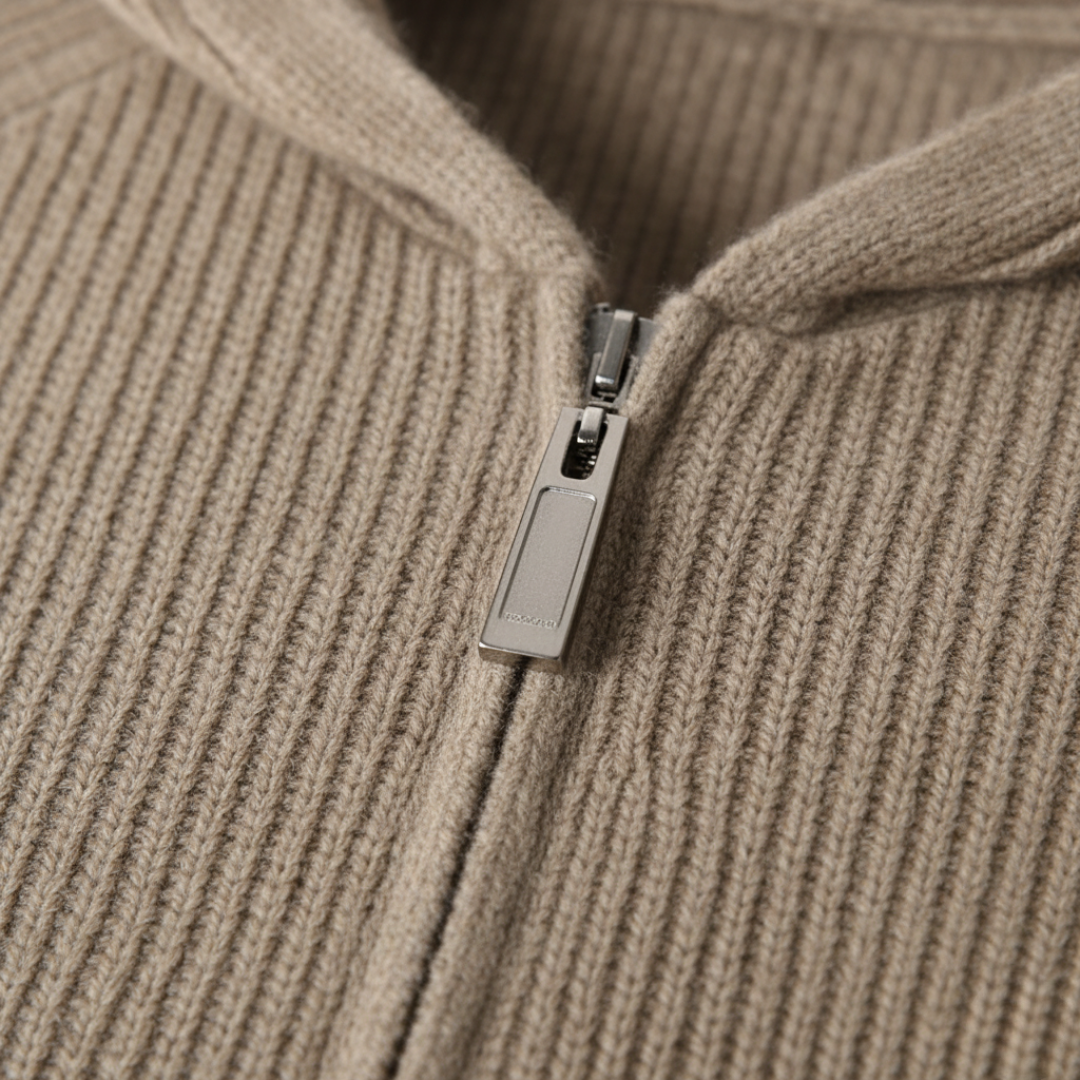 Cardigan Uomo con Cappuccio in Maglia Disponibile