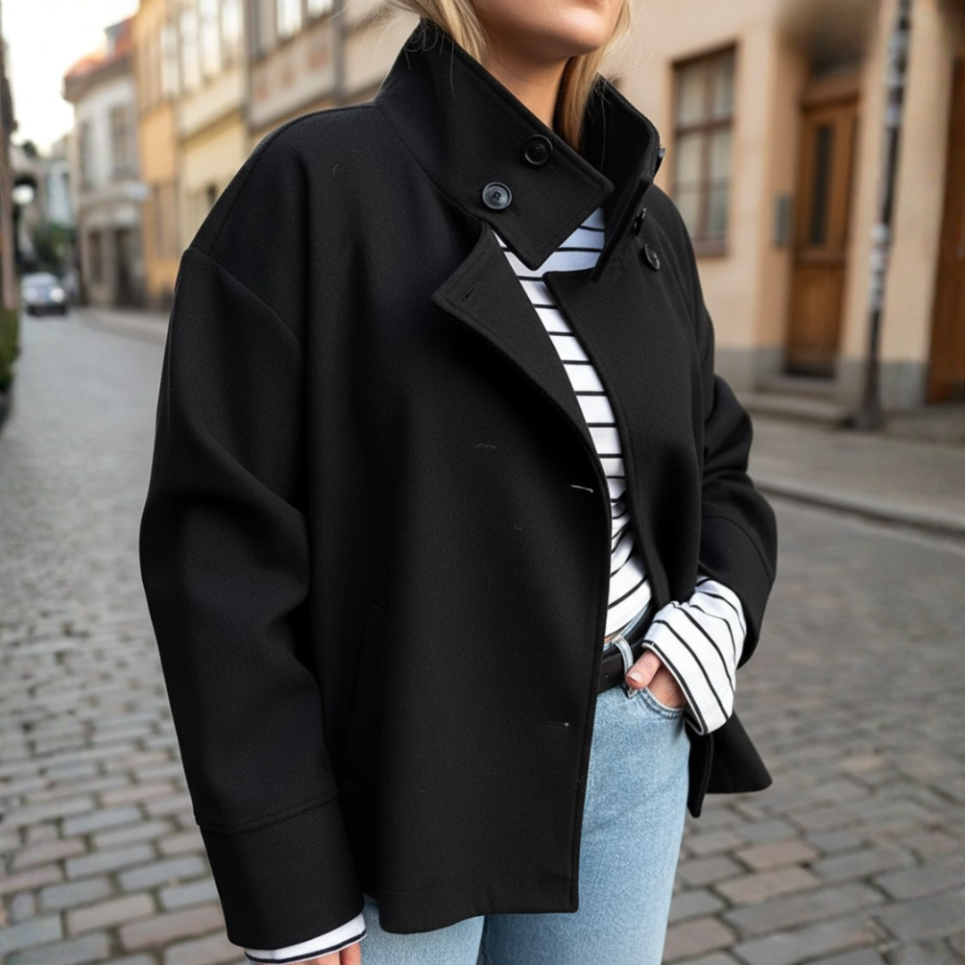 Damenmantel mit Stehkragen und Knöpfen