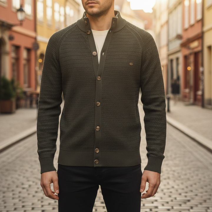 Cardigan Uomo in Filato Morbido con Bottoni
